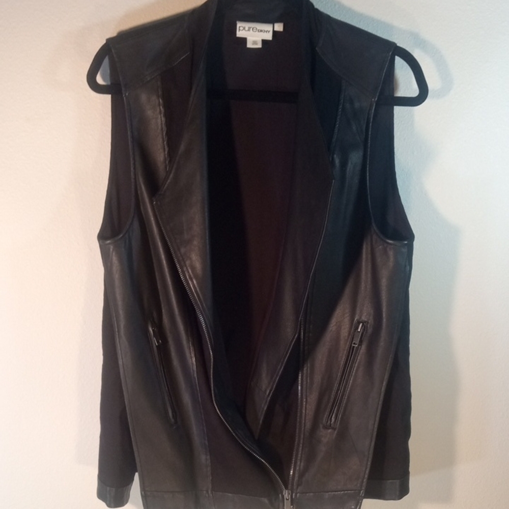 DKNY Women"s Sleek Black Lamb Skin and Fabric Vest, Size Medium - Picture 8 of 16